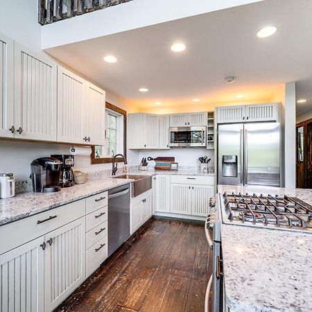 Luxe Appalachian Mountain Cabin With Hot Tub, Views Warrensville Exterior foto