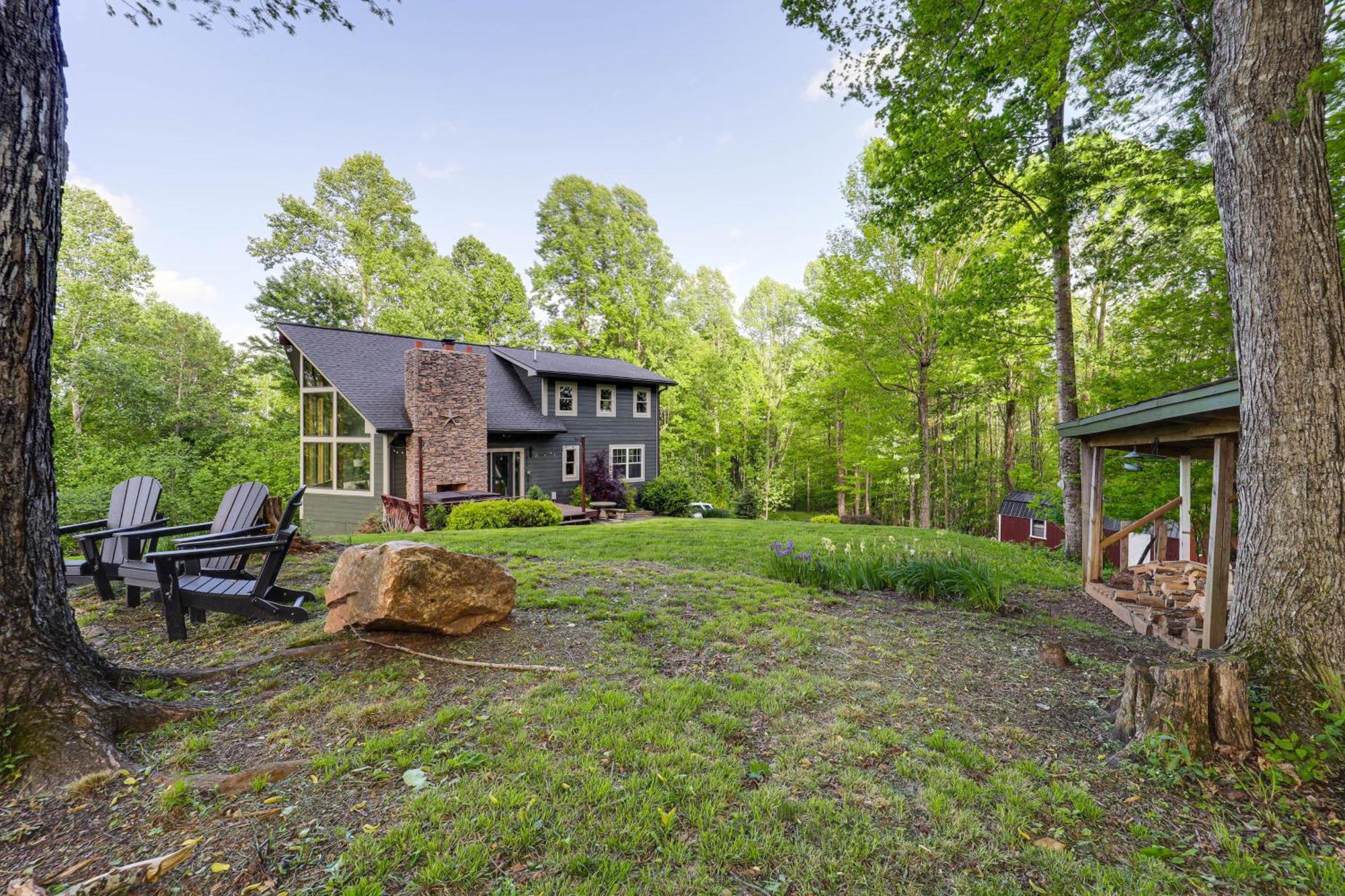 Luxe Appalachian Mountain Cabin With Hot Tub, Views Warrensville Exterior foto